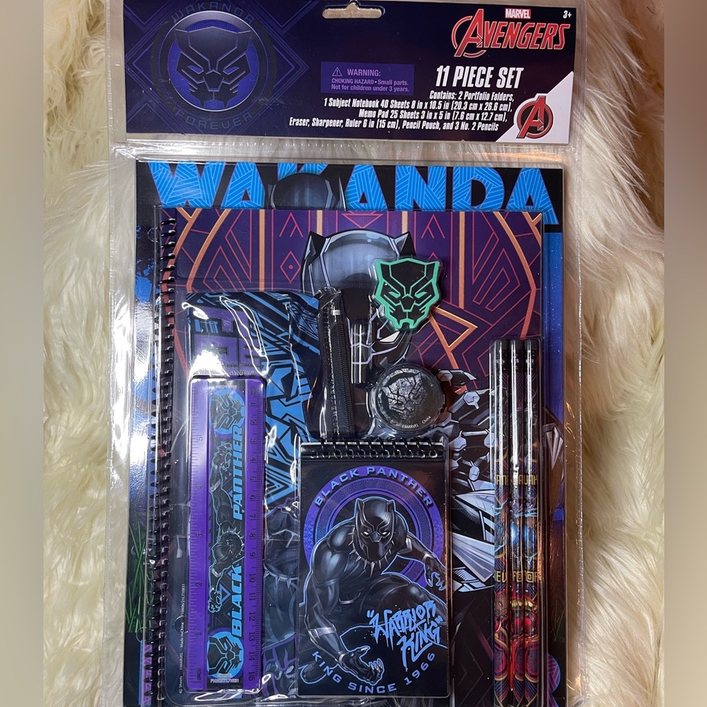 New Avenger Blanck panter  school set